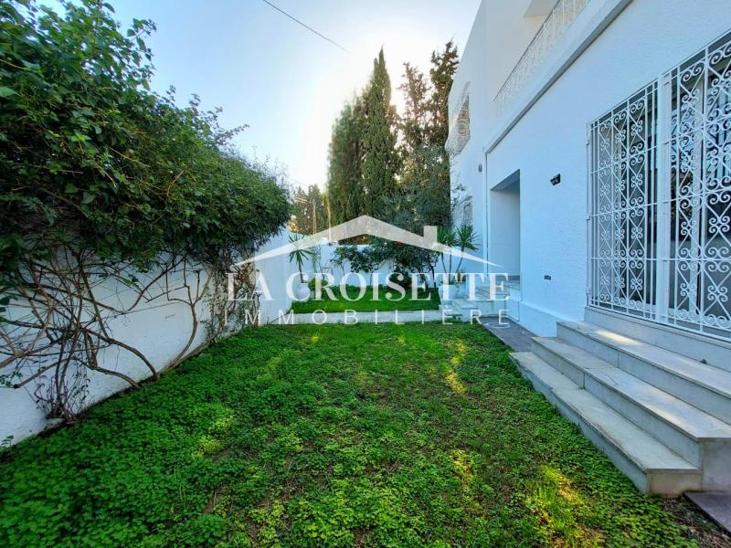 Rez-de-chaussée de villa S+3 avec jardin à La Marsa 